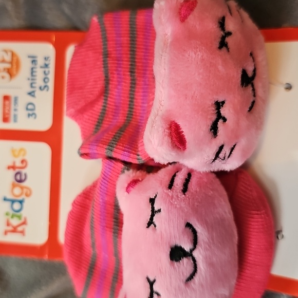 I Newborn Baby Kitty 3D Sock Booties - Picture 7 of 8